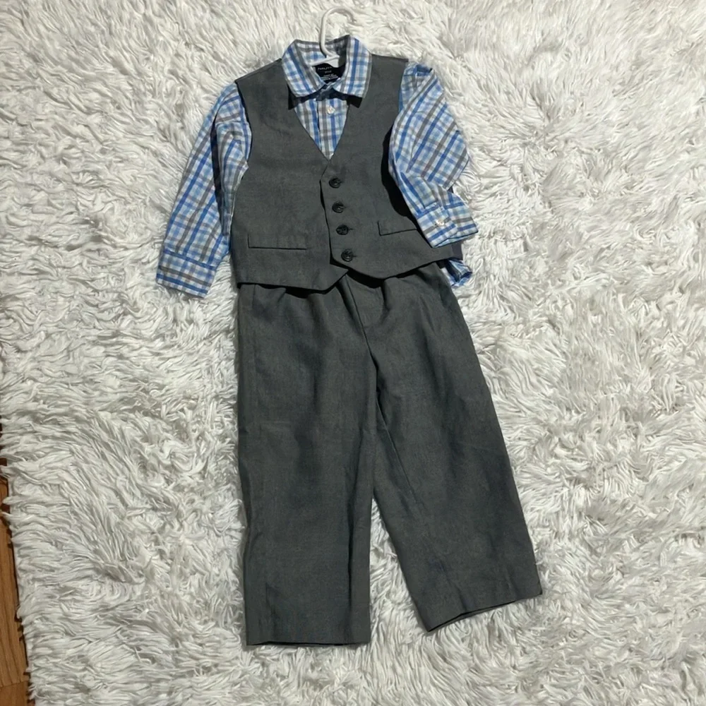 Nautica Gray Vest with Blue Plaid Shirt Set